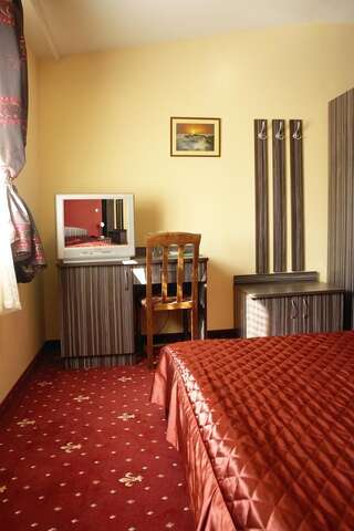 Отель Hotel Diplomat Park Луковит Двухместный номер с 1 кроватью или 2 отдельными кроватями-5